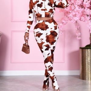 Woman’s 2 piece outfit